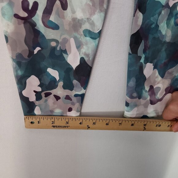 Spanx Legging Womens Small  7/8 Booty Boost Painted Camo Pink Active Yoga Pants - Picture 15 of 16
